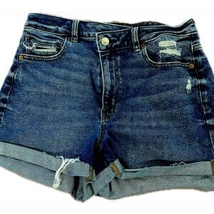 American Eagle stretch rugged looking denim shorts